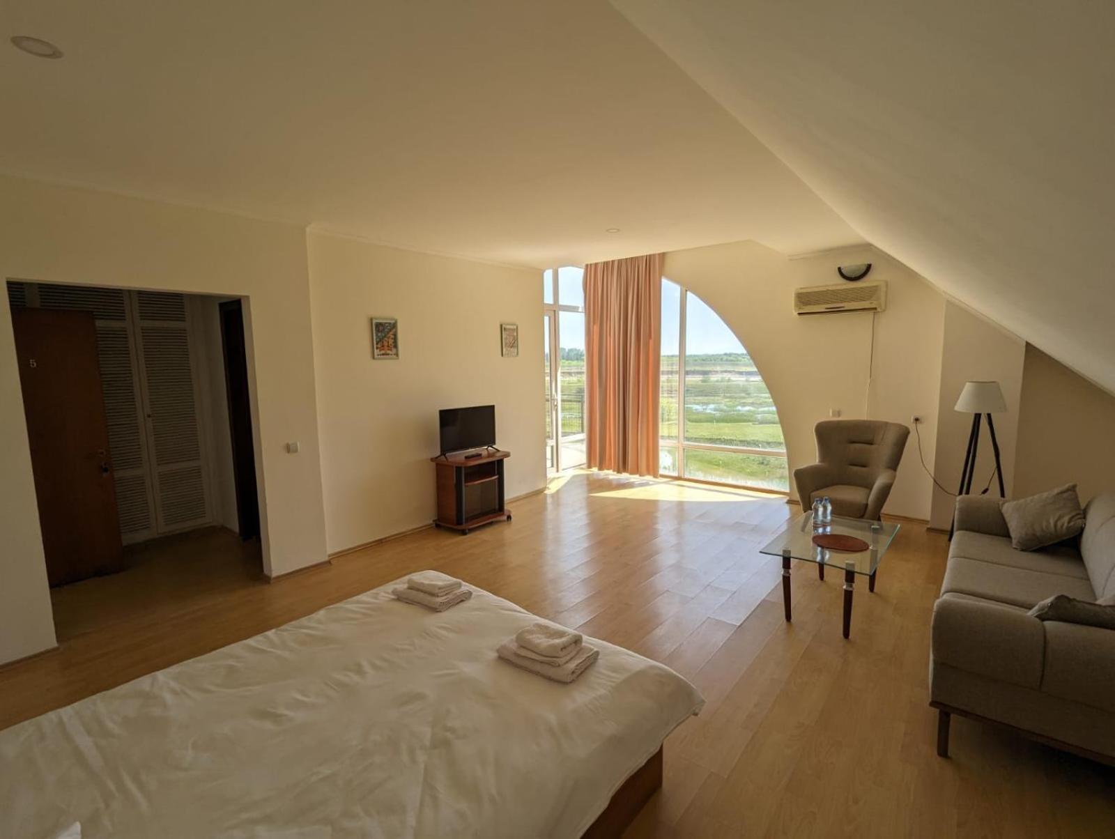 Hotel Tsiskari Ianet'i Екстериор снимка